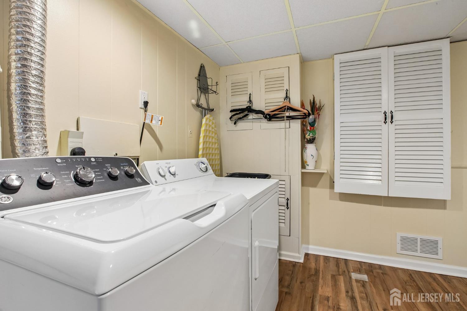1585 Barton Road Union, NJ 07083 - Photo 14 of 26