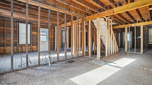 $200,000 | 2374 Paradise Trail, East Stroudsburg, PA 18301