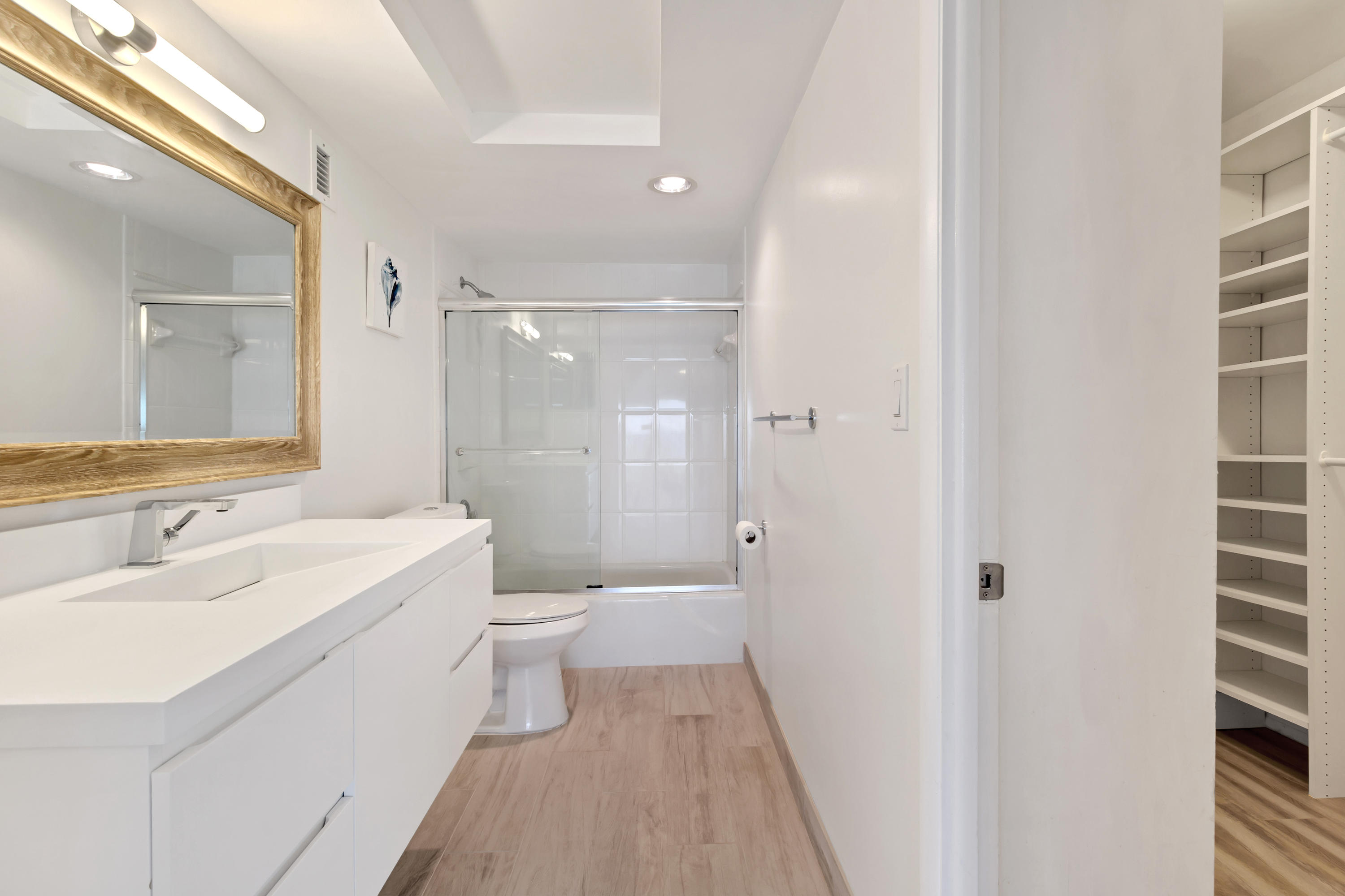 3000 South Ocean Boulevard, Unit 5020 Boca Raton, FL 33432 - Photo 9 of 18 Master Bath