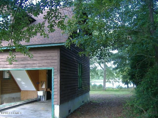 355 Taylor Road Havelock, NC 28532 - Photo 3 of 15 Right