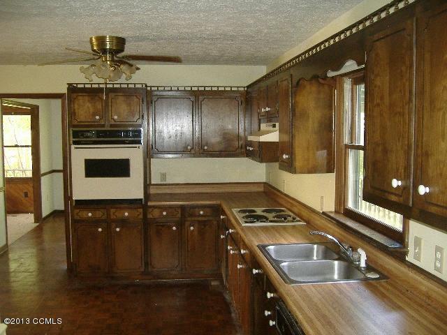 355 Taylor Road Havelock, NC 28532 - Photo 9 of 15 Kitchen