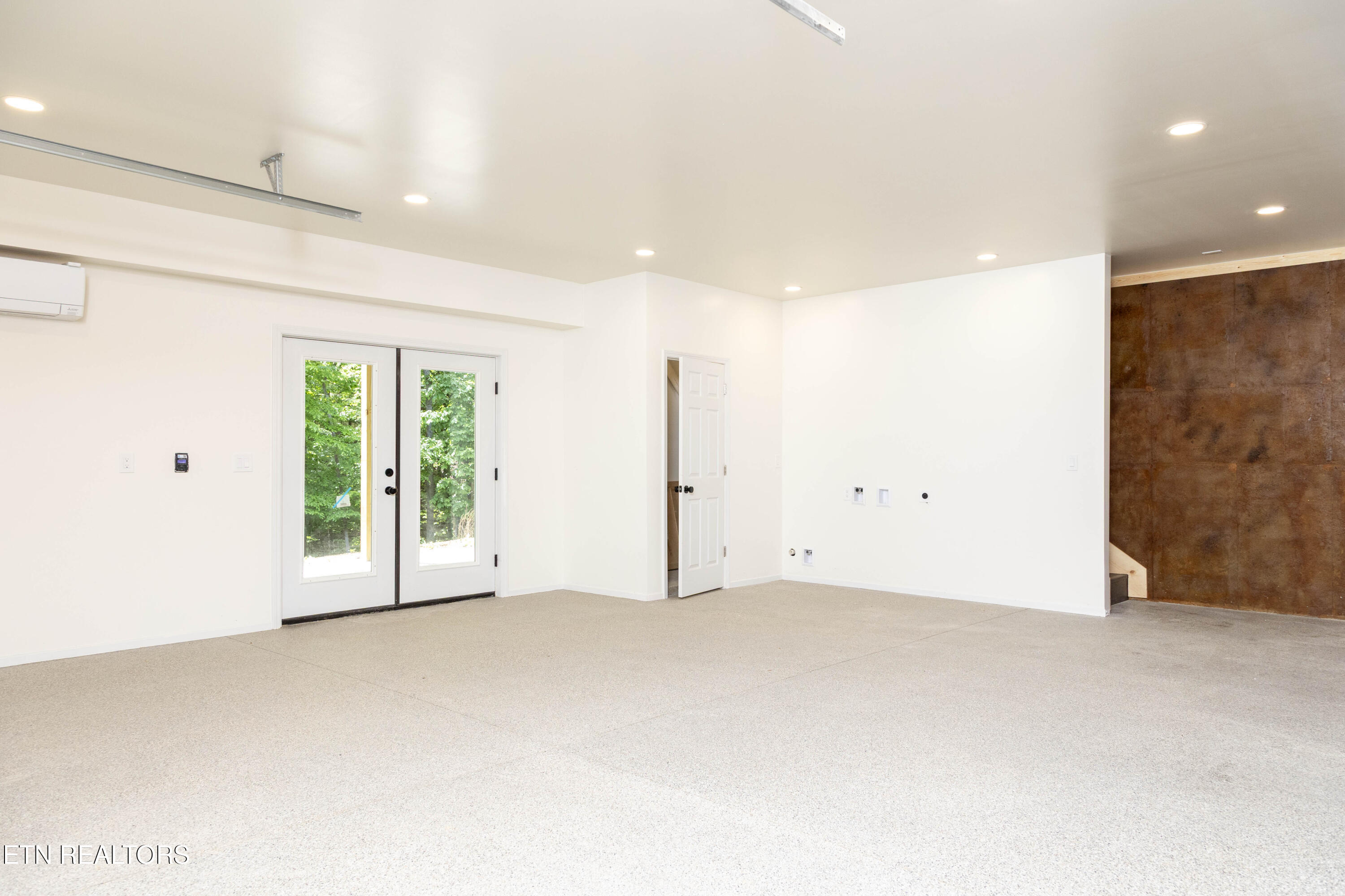 144 Caron Drive Spring City, TN 37381 - Photo 18 of 24 32