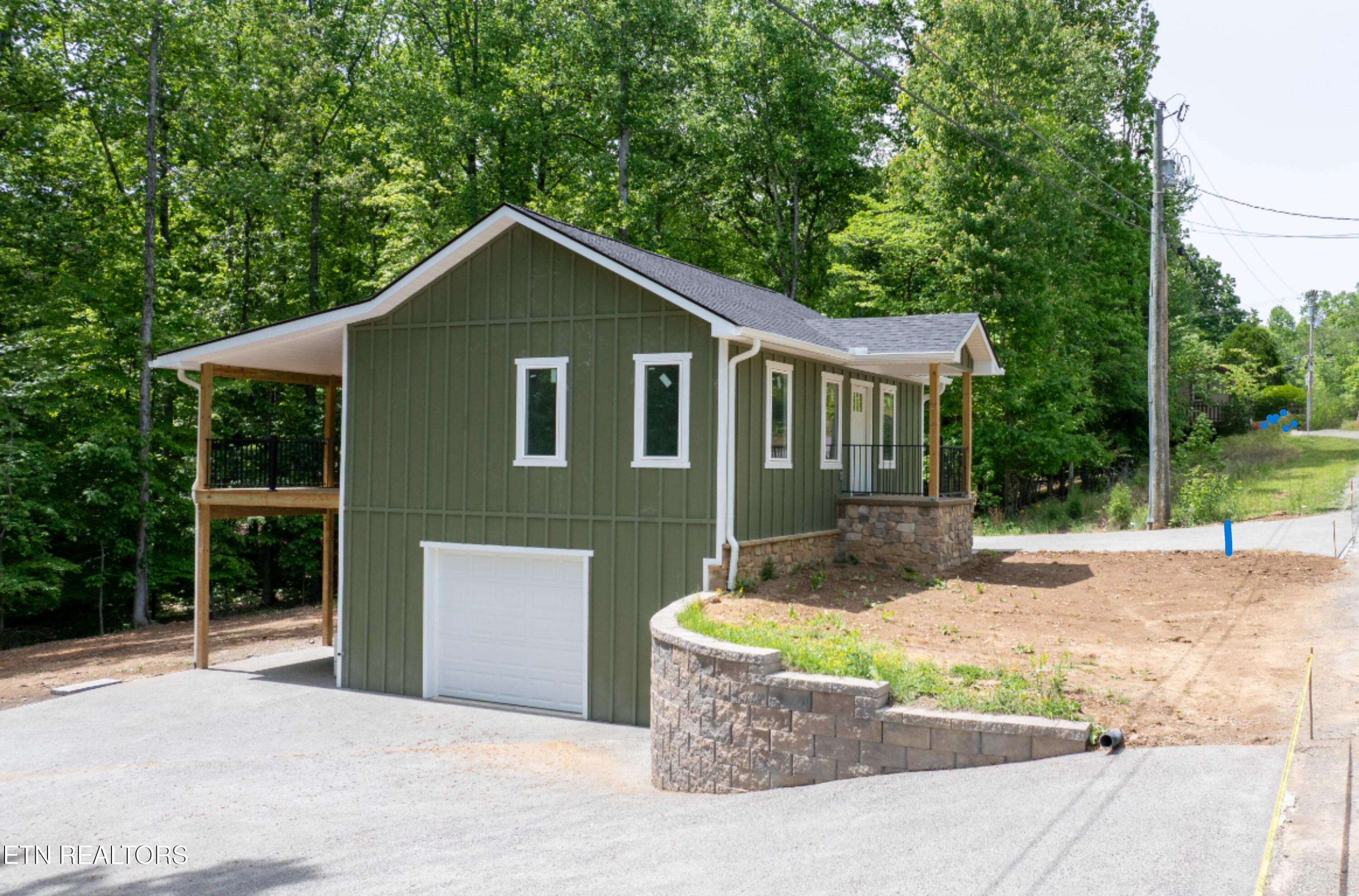 144 Caron Drive Spring City, TN 37381 - Photo 2 of 24 Contemporary Beauty