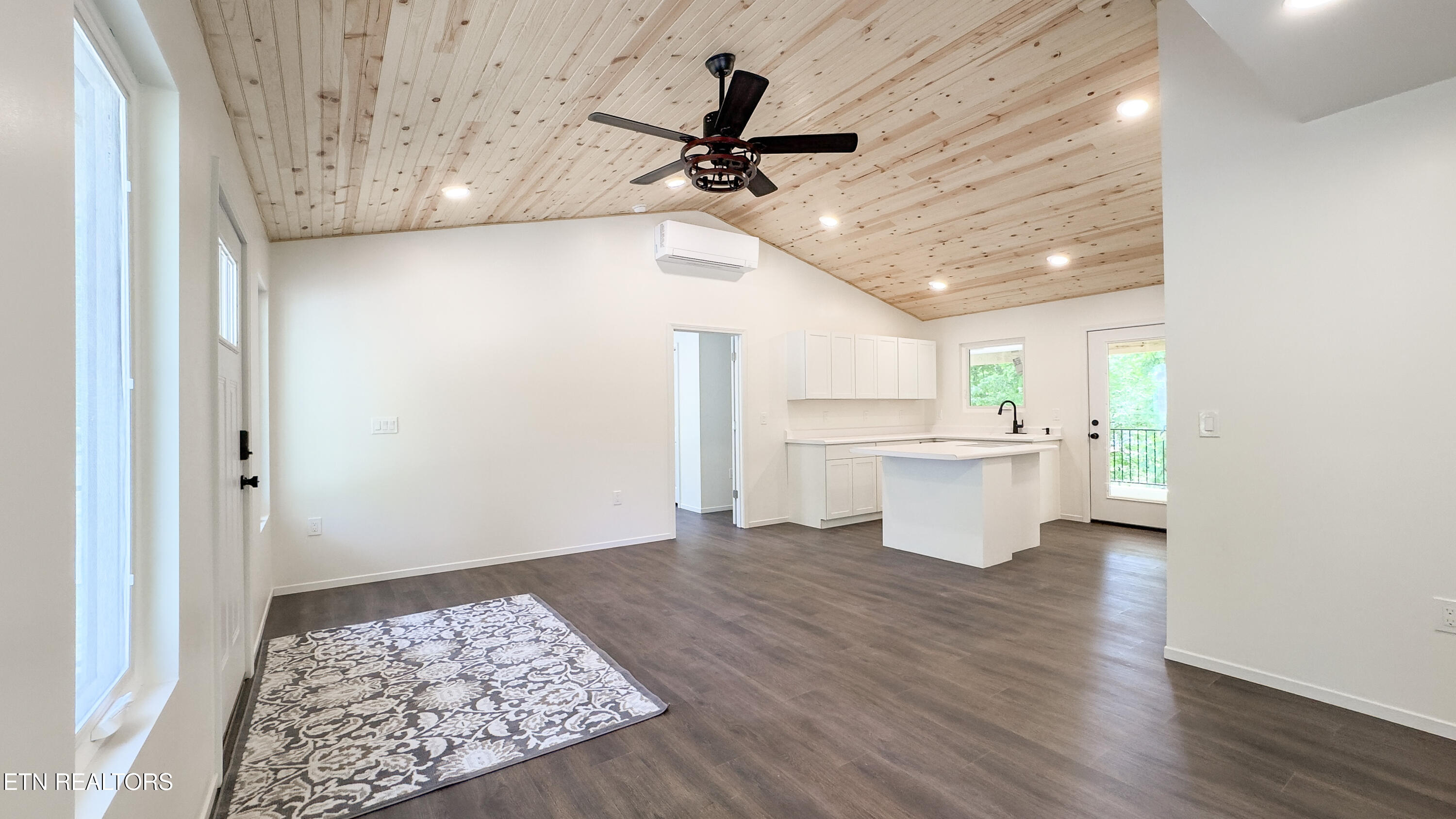 144 Caron Drive Spring City, TN 37381 - Photo 5 of 24 10