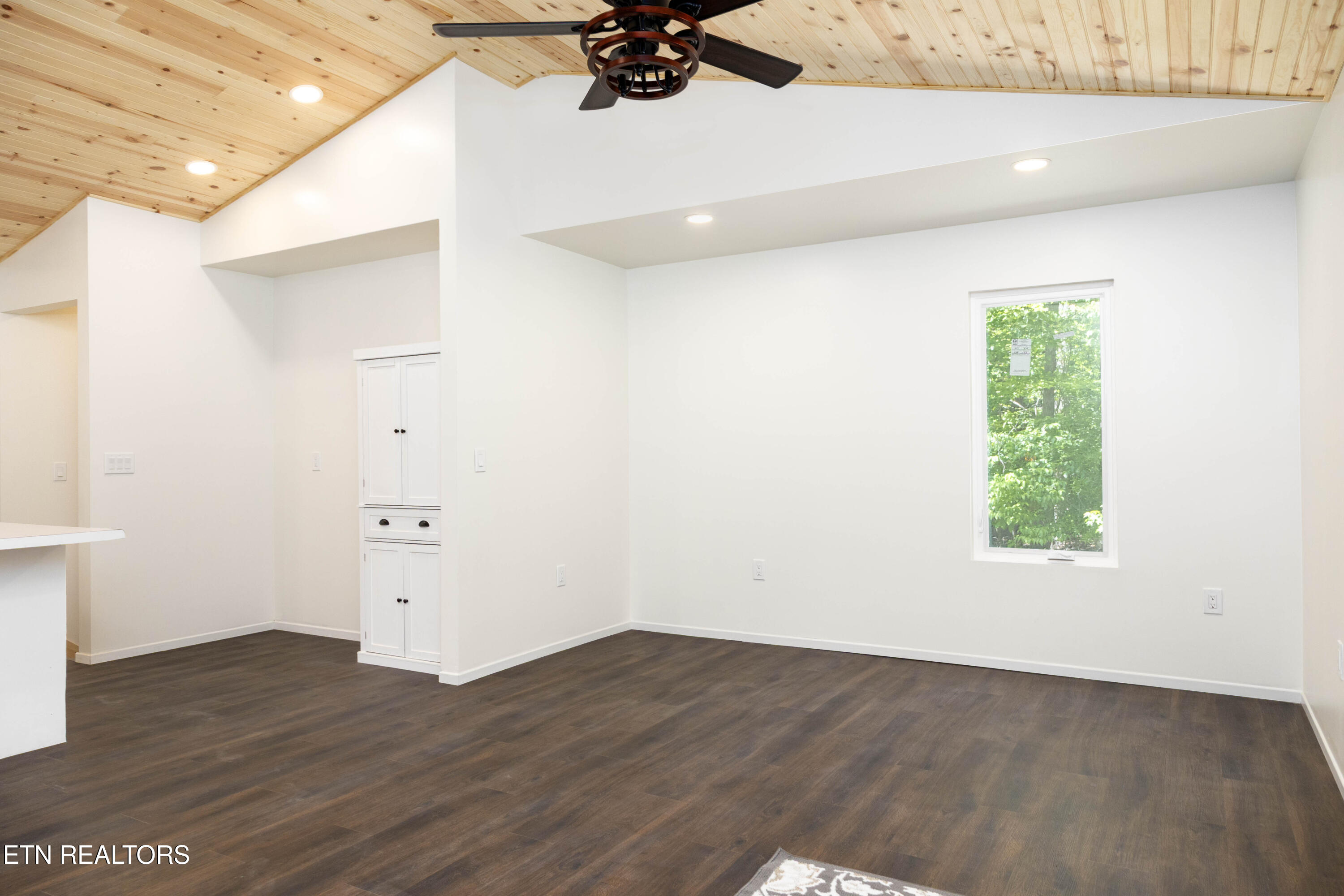 144 Caron Drive Spring City, TN 37381 - Photo 9 of 24 07