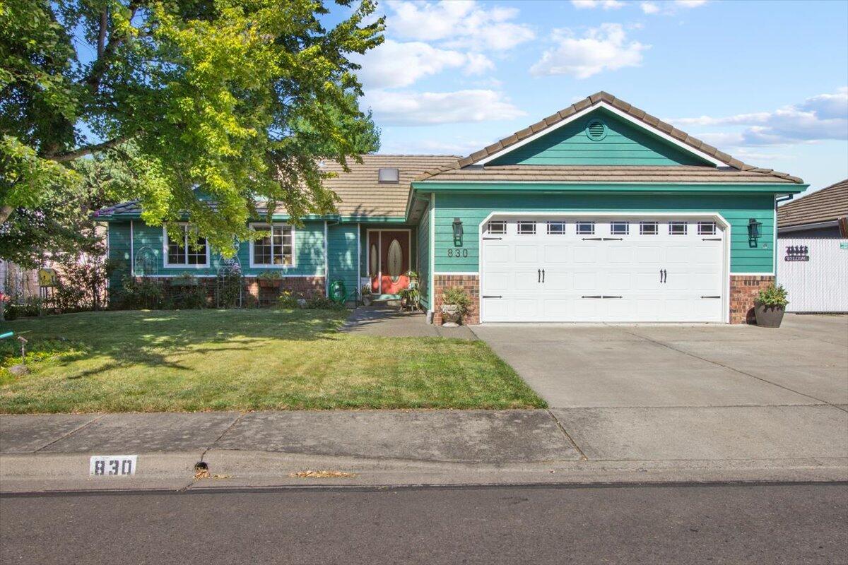 830 Amanda Way Central Point, OR 97502 - Photo 1 of 27 01-830 Amanda Way-1