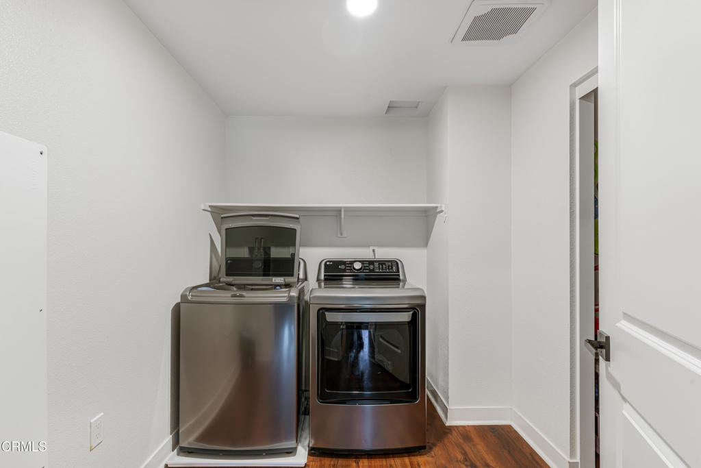 2820 Wagon Wheel Road, Unit 302 Oxnard, CA 93036 - Photo 17 of 26 a stove top oven sitting inside of a kitchen
