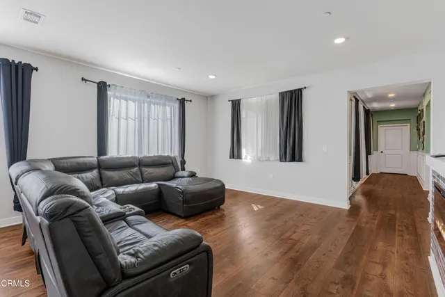 $689,000 | 2820 Wagon Wheel Road, Unit 302, Oxnard, CA 93036