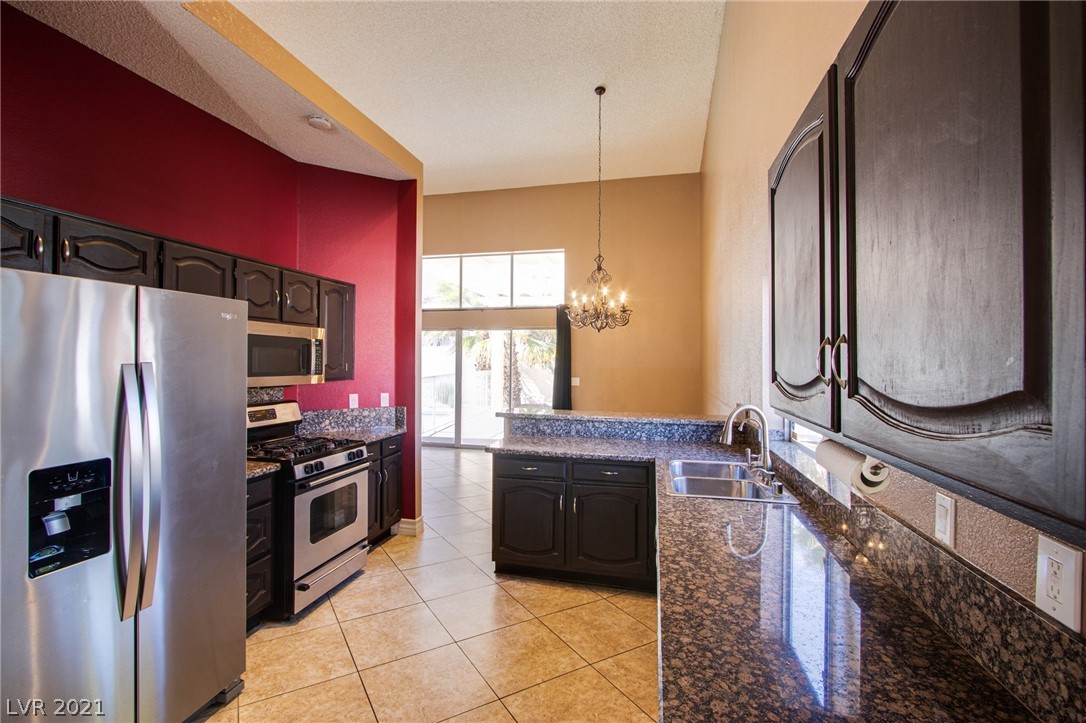 39 Bayridge Road Henderson, NV 89074 - Photo 9 of 43 Gallery Image 9