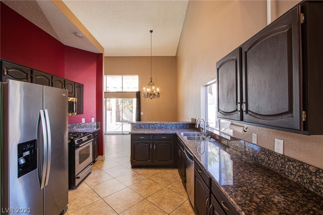 39 Bayridge Road Henderson, NV 89074 - Photo 10 of 43 Gallery Image 10