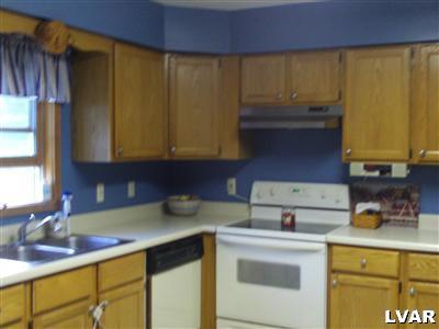 670 School Road Nazareth, PA 18064 - Photo 4 of 22 Gallery Image 4