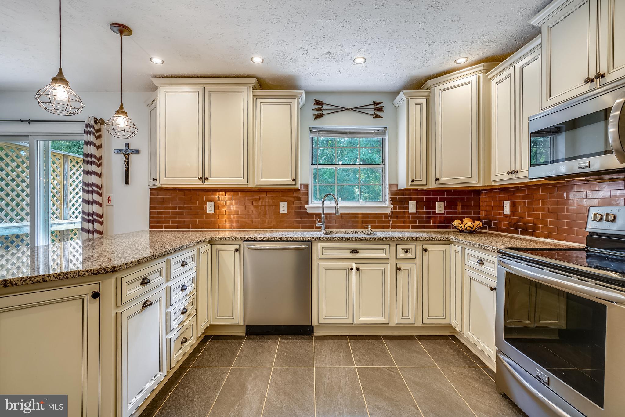435 Broadwater Road Arnold, MD 21012 - Photo 12 of 34 Gallery Image 12