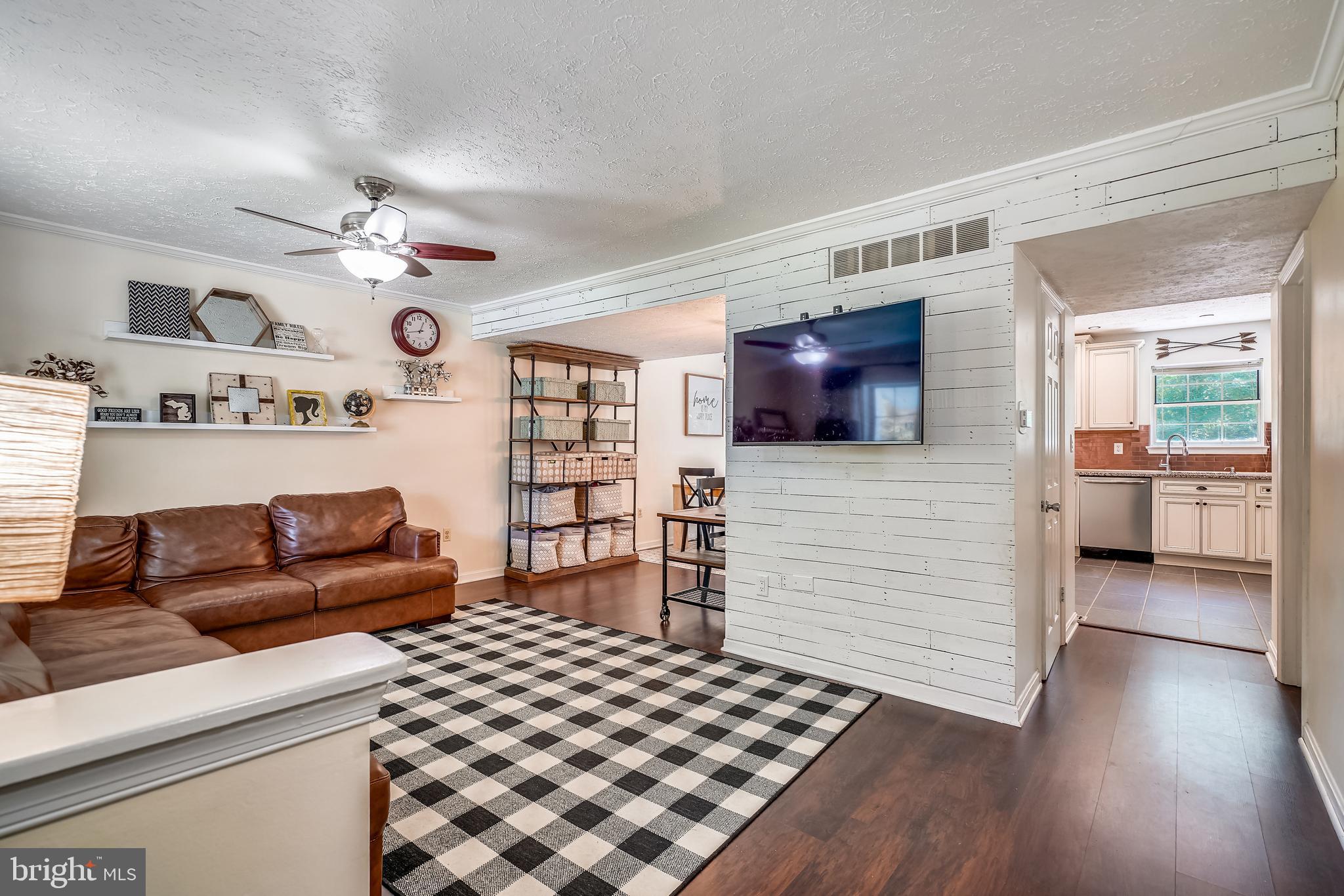 435 Broadwater Road Arnold, MD 21012 - Photo 3 of 34 Gallery Image 3
