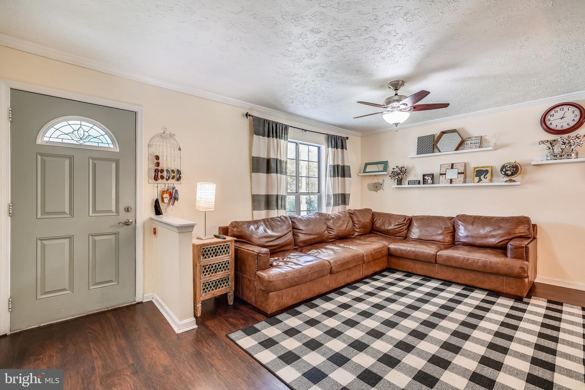 435 Broadwater Road Arnold, MD 21012 - Photo 4 of 34 Gallery Image 4