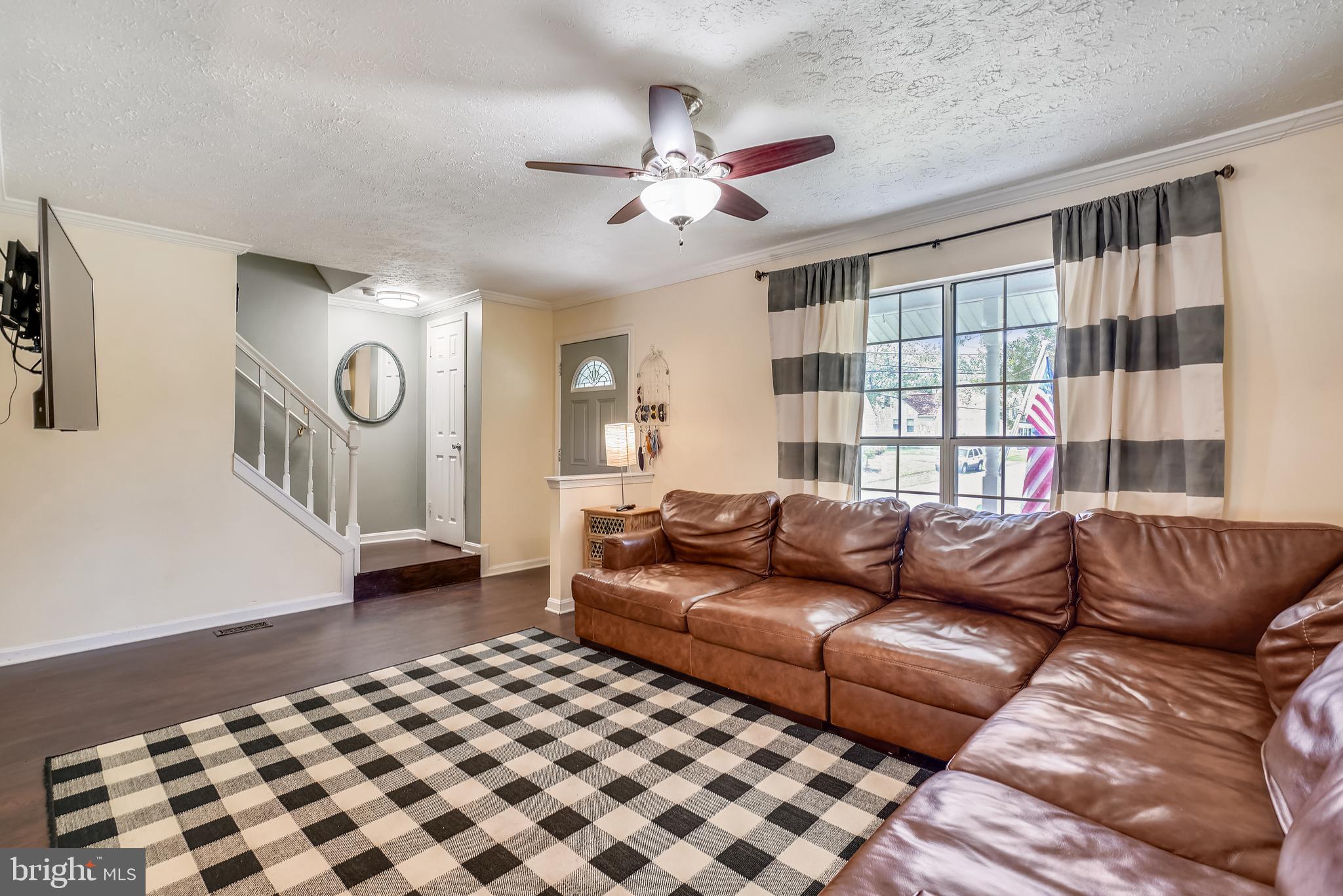 435 Broadwater Road Arnold, MD 21012 - Photo 5 of 34 Gallery Image 5