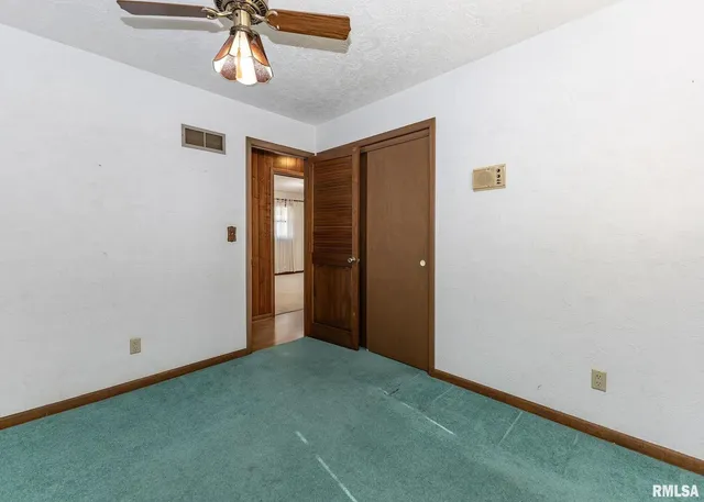 $385,000 | 159 Deer Park Drive, Geneseo, IL 61254