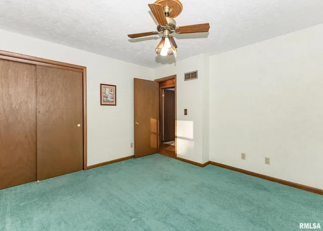 $385,000 | 159 Deer Park Drive, Geneseo, IL 61254