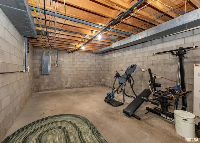 $385,000 | 159 Deer Park Drive, Geneseo, IL 61254