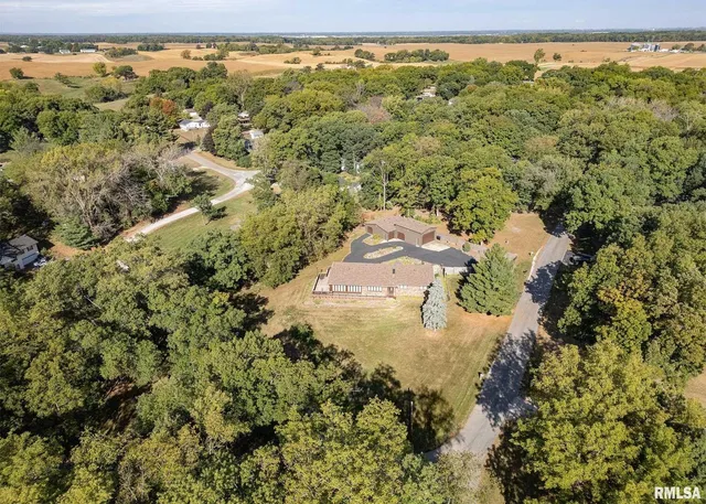 $385,000 | 159 Deer Park Drive, Geneseo, IL 61254