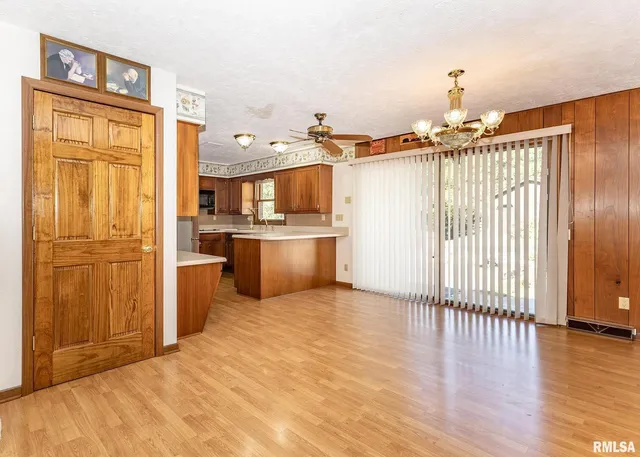 $385,000 | 159 Deer Park Drive, Geneseo, IL 61254