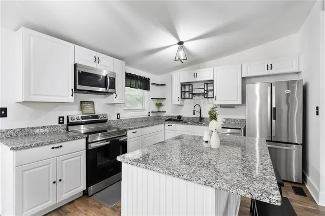 $1,950 | 6940 Cainwood Drive, South Fulton, GA 30349