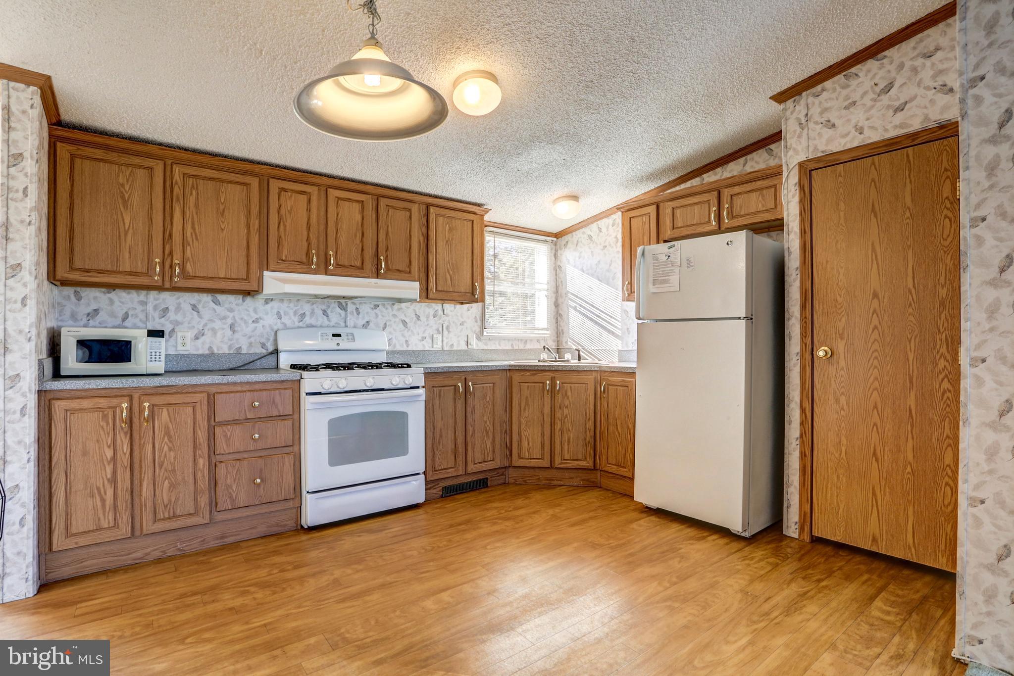 469 Spring Grove Road East Earl, PA 17519 - Photo 5 of 19 KItchen