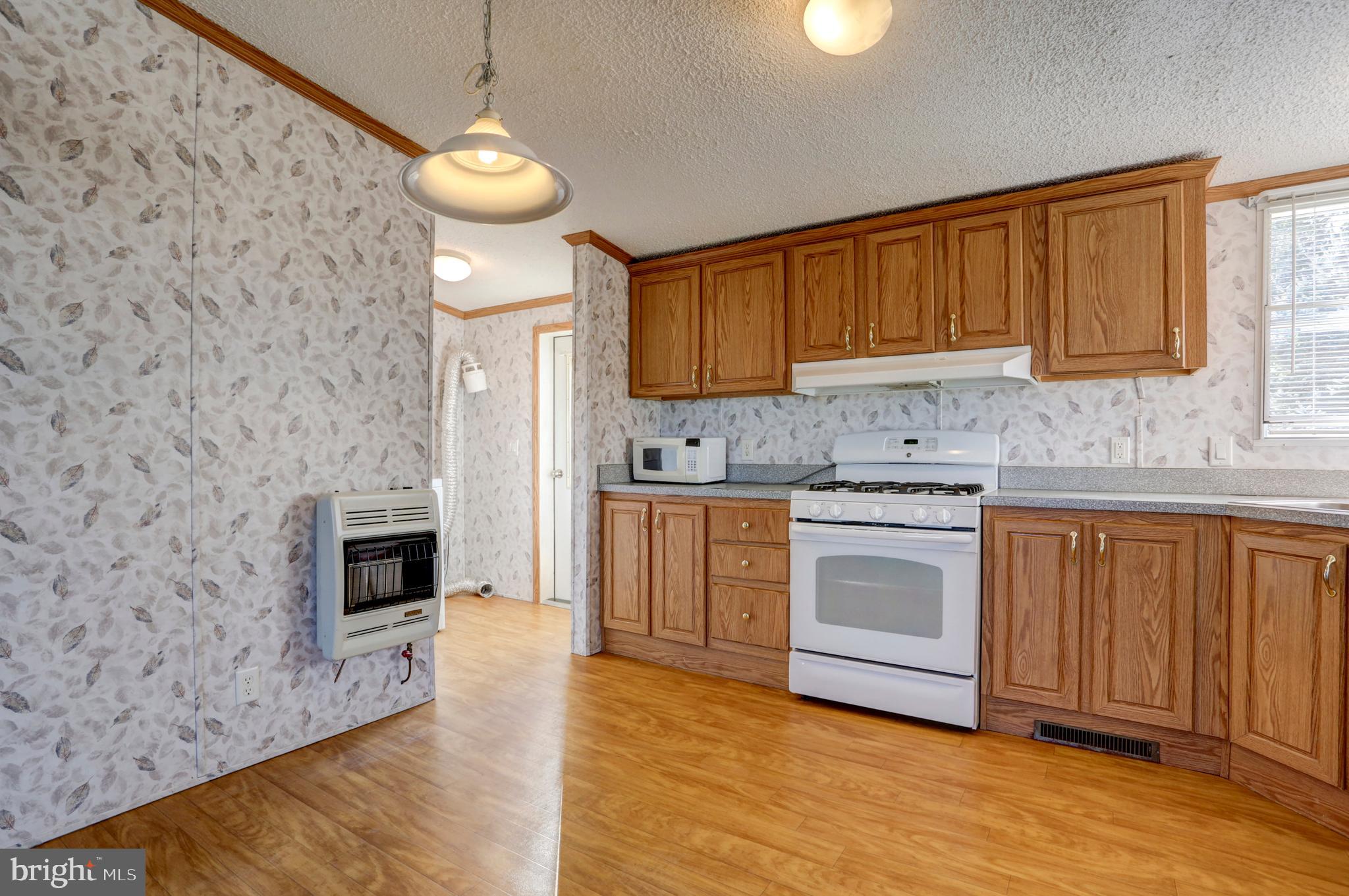 469 Spring Grove Road East Earl, PA 17519 - Photo 6 of 19 Kitchen