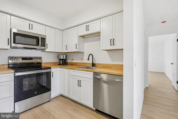 $360,000 | 1304 Sayre Drive, Princeton, NJ 08540