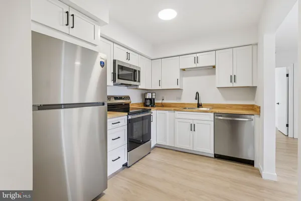 $360,000 | 1304 Sayre Drive, Princeton, NJ 08540