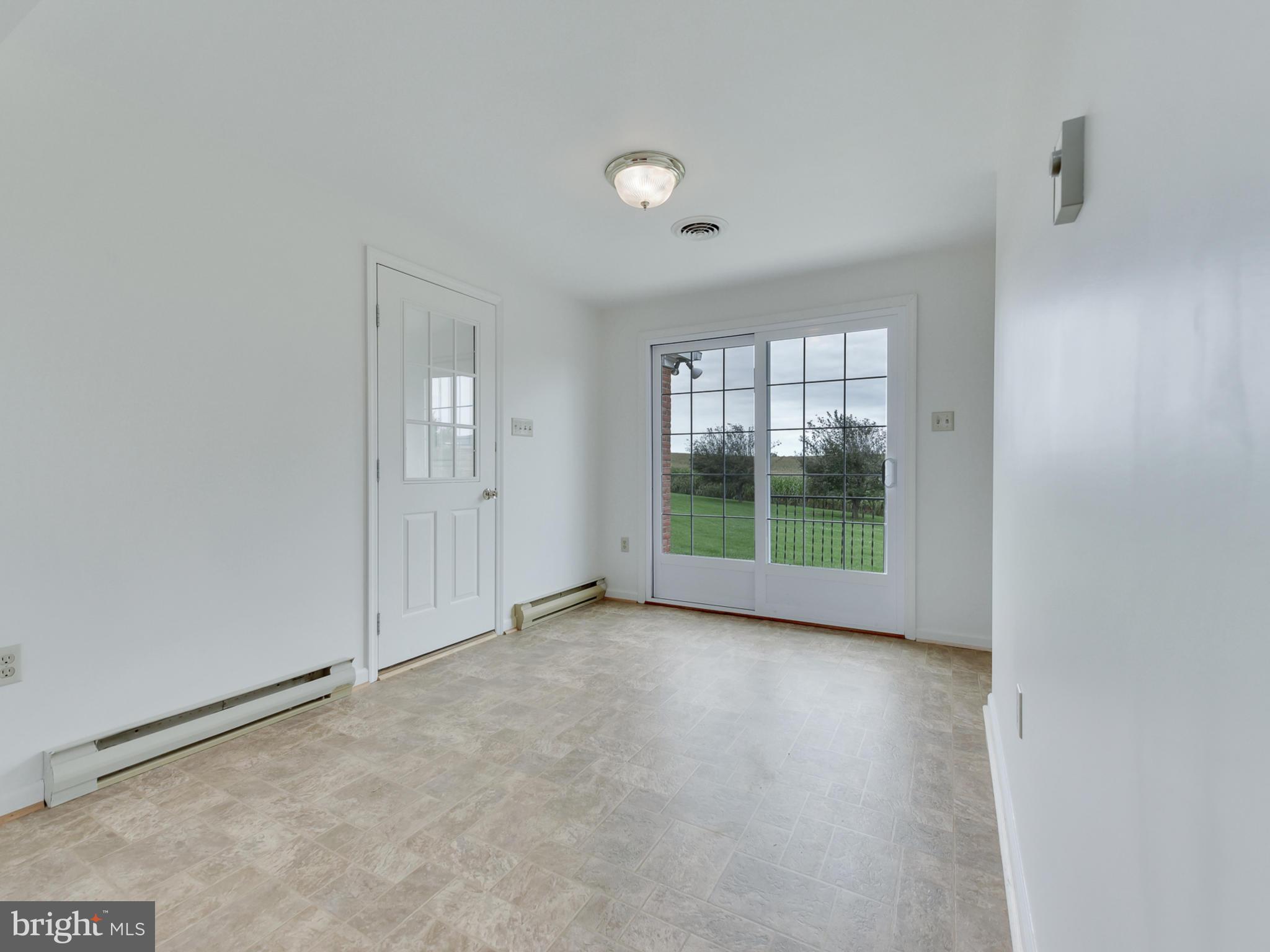 1897 Gapland Road Jefferson, MD 21755 - Photo 12 of 35 BREAKFAST ROOM