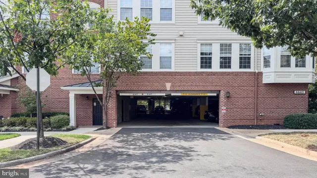 $429,900 | 44465 Chamberlain Terrace, Unit 103, Ashburn, VA 20147