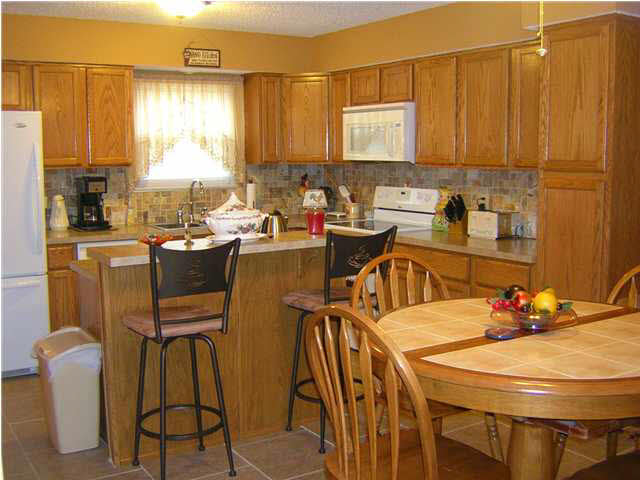 745 Greenfield Road Evansville, IN 47715 - Photo 4 of 12 Gallery Image 4