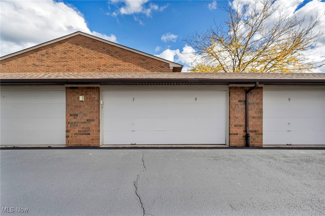 1263 Lost Nation Road, Unit 5 Willoughby, OH 44094 - Photo 2 of 26 View of garage