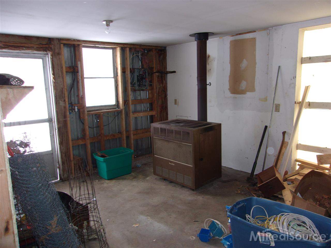 9003 Field Road Algonac, MI 48001 - Photo 11 of 36