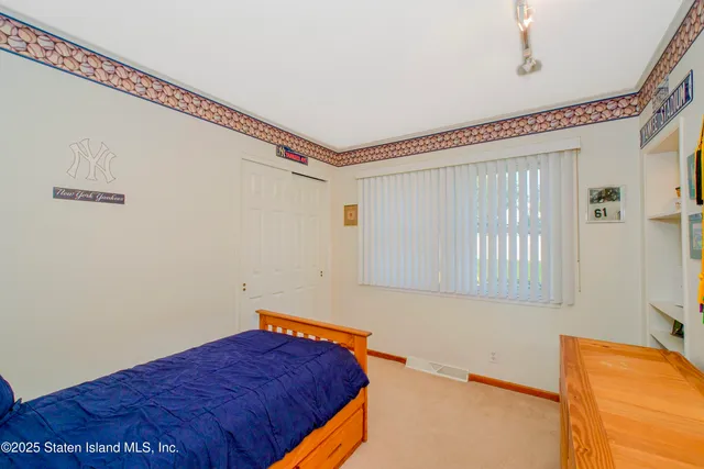 $889,000 | 7 Dore Court | Castleton Corners