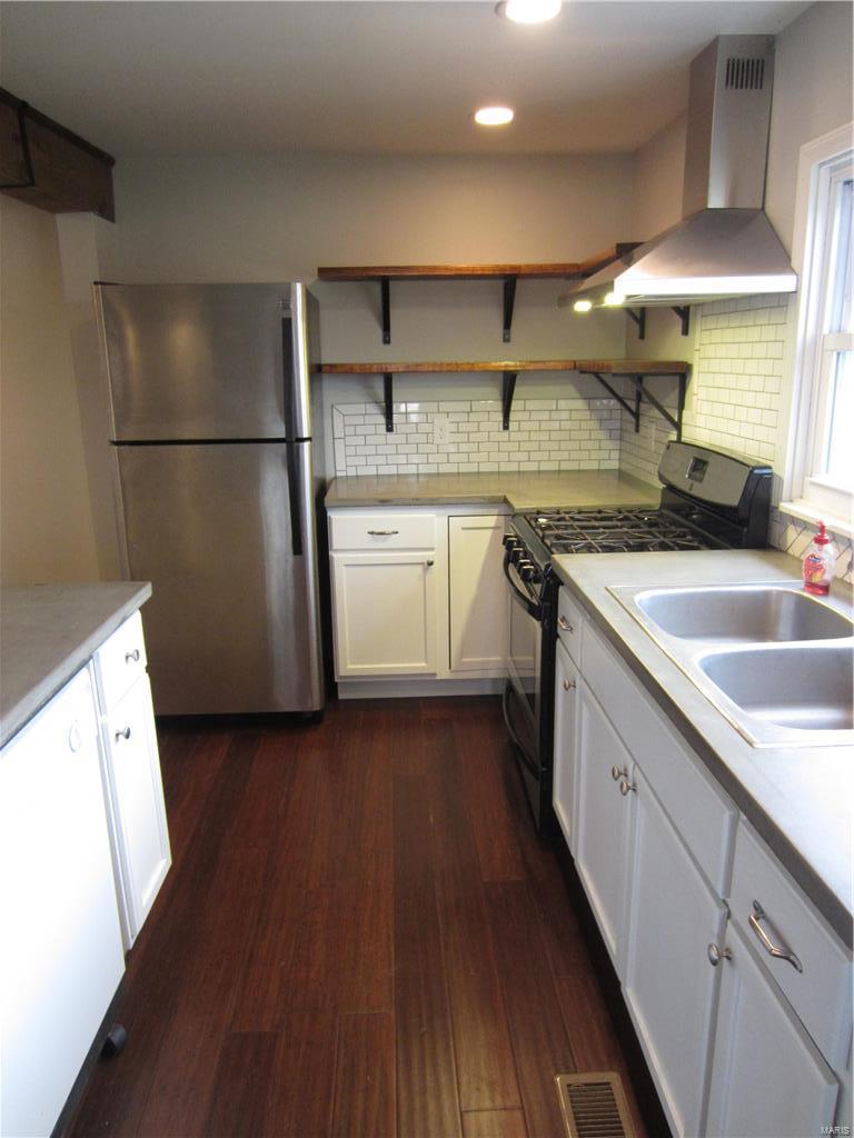 3 Rr Road Eldred, IL 62027 - Photo 10 of 47