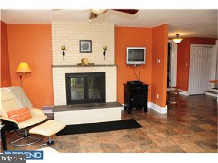 751 Upper Mainland Road Harleysville, PA 19438 - Photo 5 of 12 Kitchen
