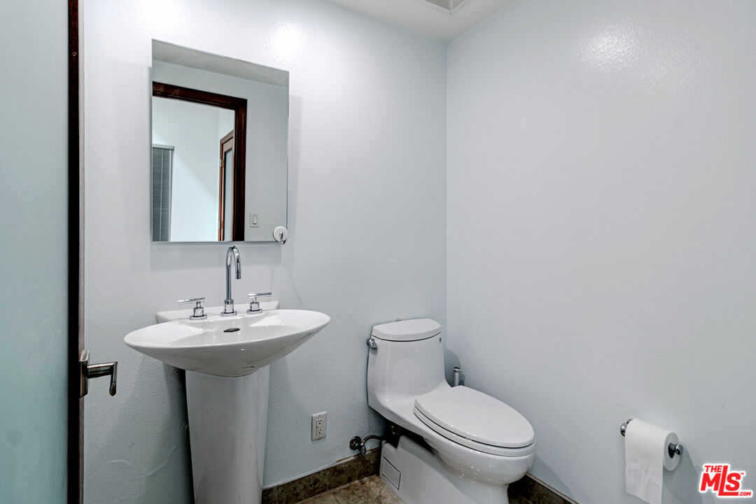 2136 Rimcrest Drive Glendale, CA 91207 - Photo 28 of 50