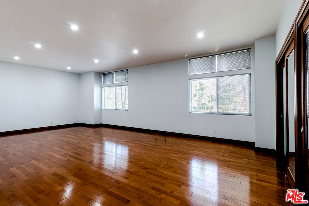 2136 Rimcrest Drive Glendale, CA 91207 - Photo 32 of 50