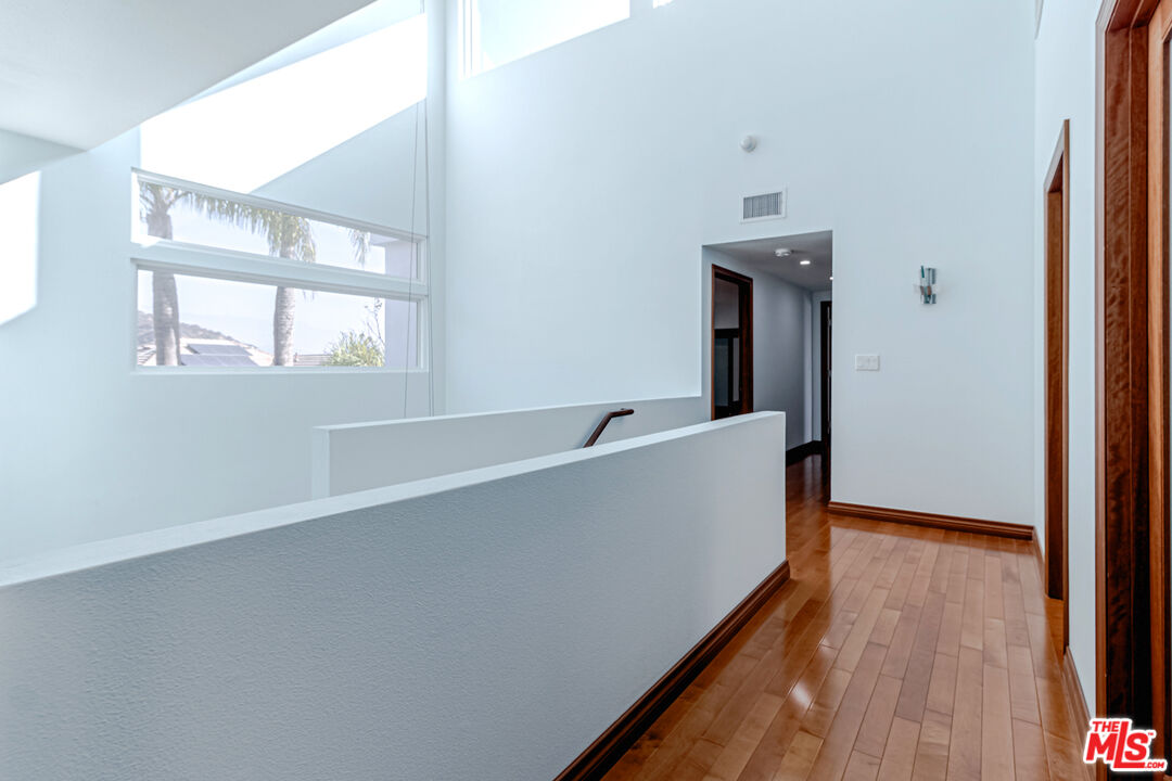 2136 Rimcrest Drive Glendale, CA 91207 - Photo 36 of 50