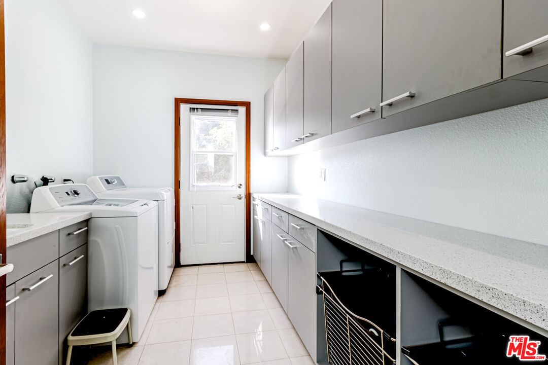 2136 Rimcrest Drive Glendale, CA 91207 - Photo 37 of 50