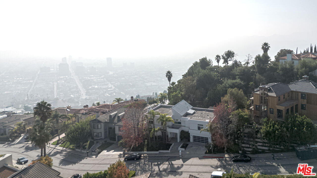 2136 Rimcrest Drive Glendale, CA 91207 - Photo 5 of 50