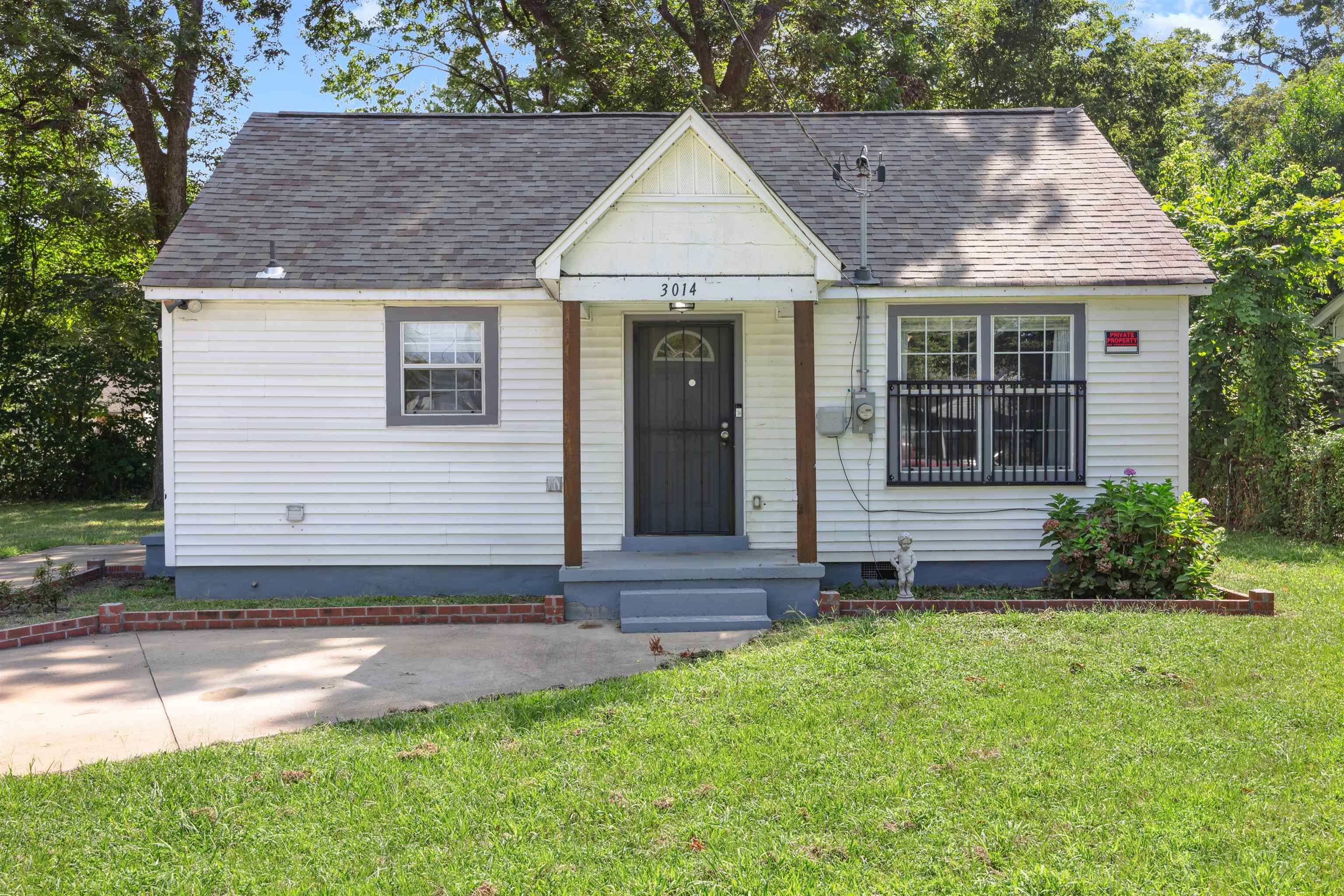 3014 Benjestown Road Memphis, TN 38127 - Photo 1 of 15 View of front of property featuring a front lawn