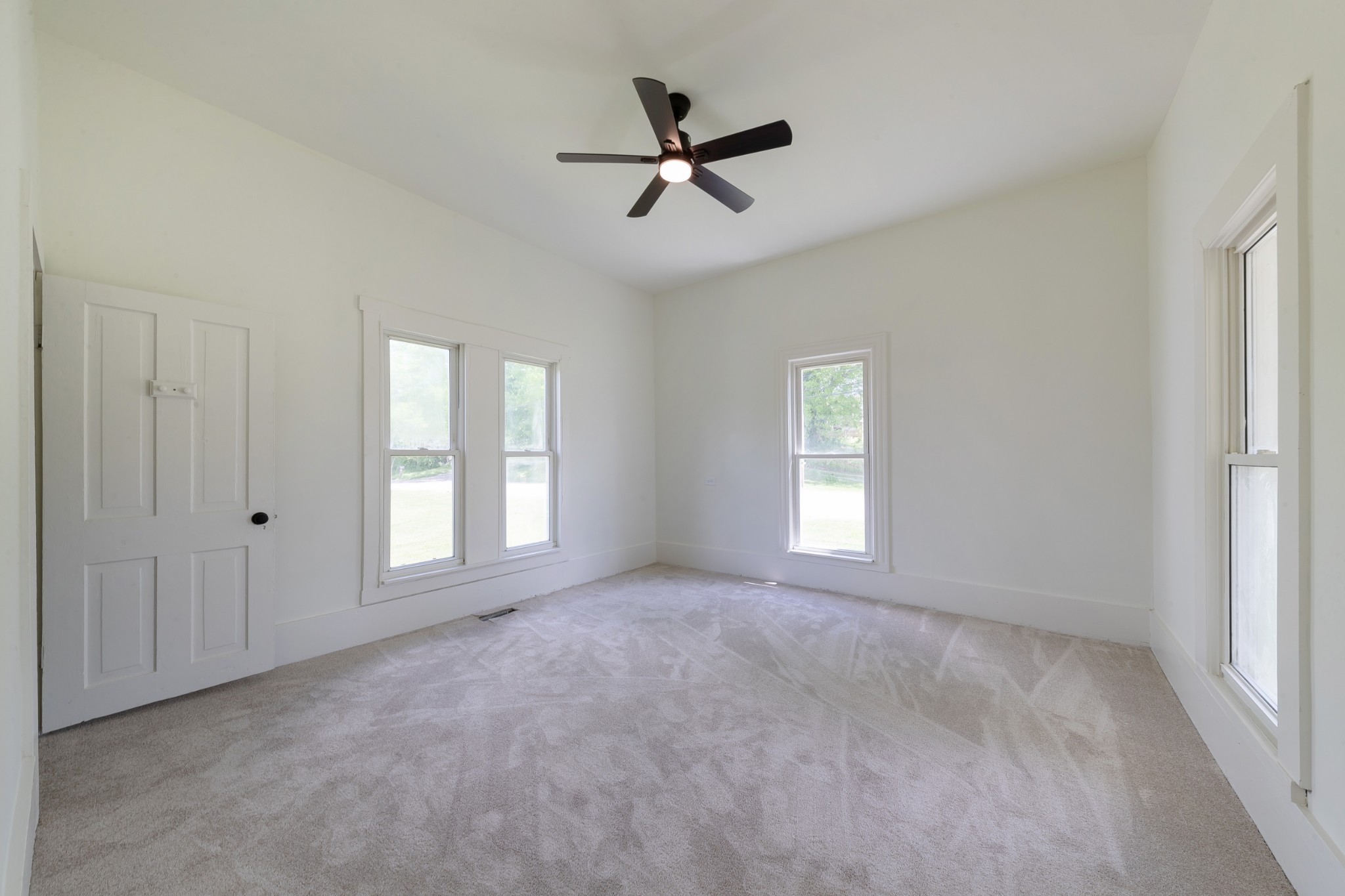 2727 Fly Road Santa Fe, TN 38482 - Photo 9 of 21 a view of empty room with ceiling fan