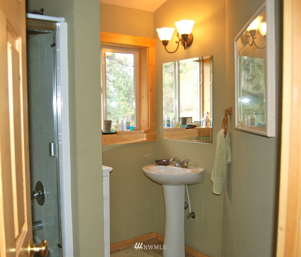 113 Highland Road Winthrop, WA 98862 - Photo 10 of 13