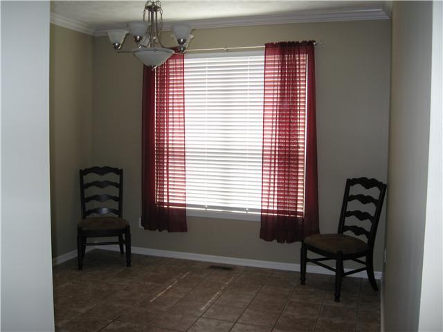 434 Paddock Road Greenwood, IN 46142 - Photo 8 of 24 Gallery Image 8