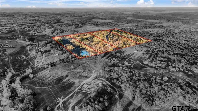 a view of an outdoor space