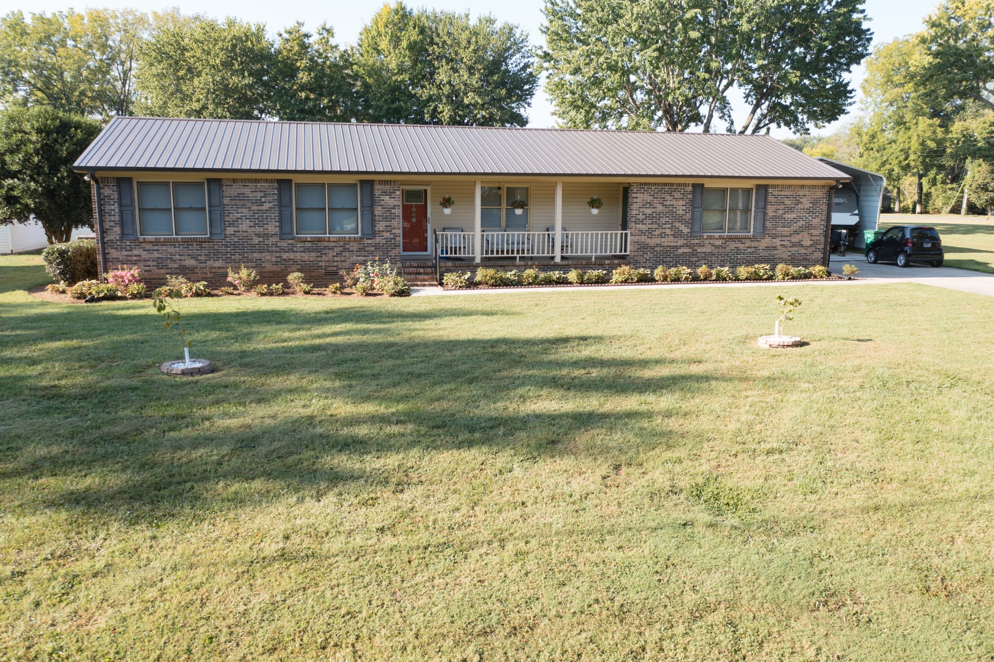 103 Lisa Circle Winchester, TN 37398 - Photo 56 of 61 a front view of house with yard