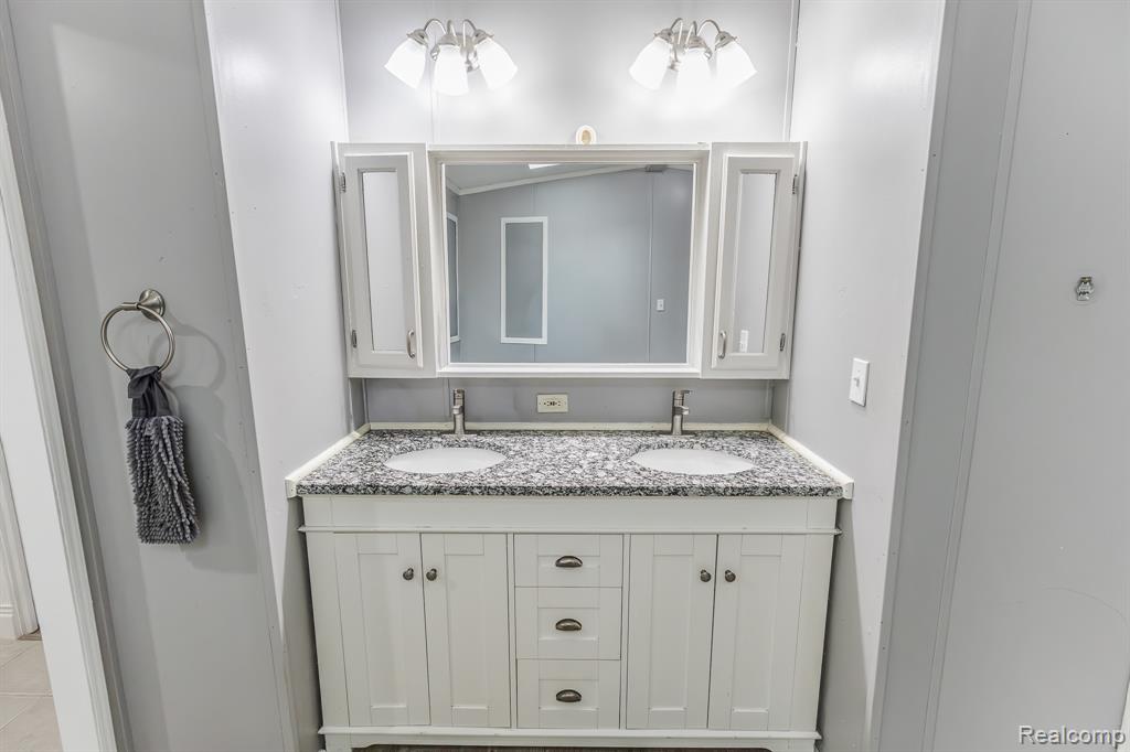 7280 North Bray Road Mount Morris, MI 48458 - Photo 16 of 39