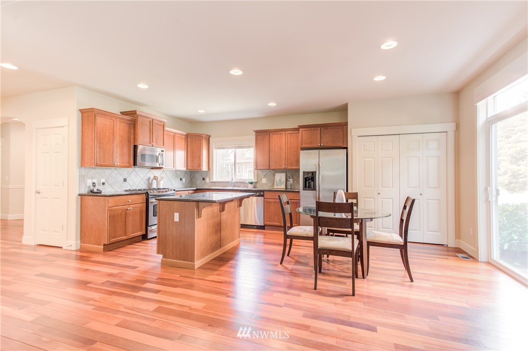 22621 43rd Drive Southeast Bothell, WA 98021 - Photo 11 of 32